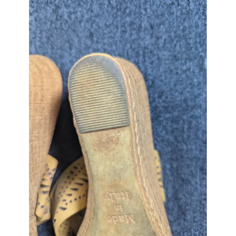 Italian Shoemakers textured platform feature